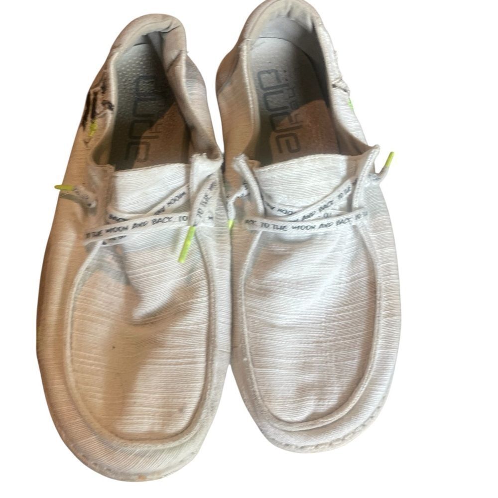 Hey Dude woMen's Light beige Loafers with Neon Accents excellent size 10